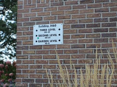 1460 E Pond #15, Meridian Twp, MI 48864