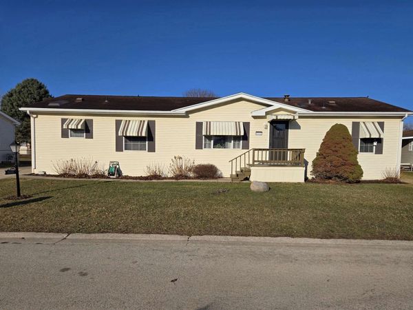 8686 Dutch Elm Court, ROSCOE, IL 61073