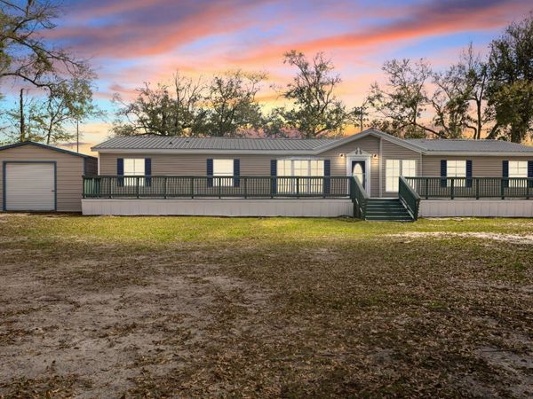 605 NE GOVERNOR AVENUE, Branford, FL 32008