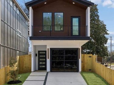 2402 Dyson Street, Dallas, TX 75215