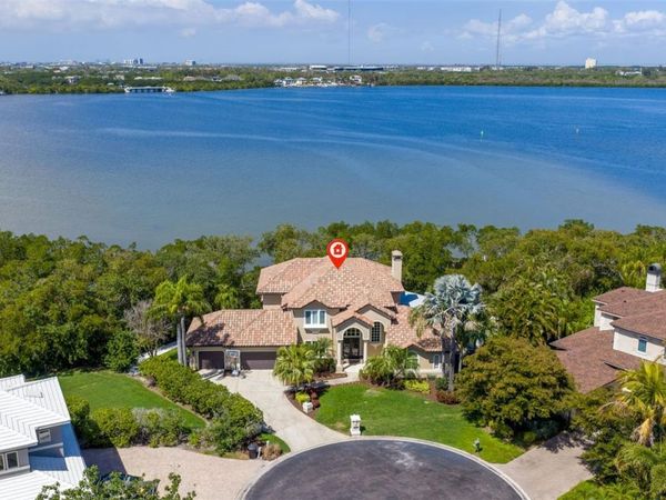 1285 GASPARILLA DRIVE NE, ST PETERSBURG, FL 33702