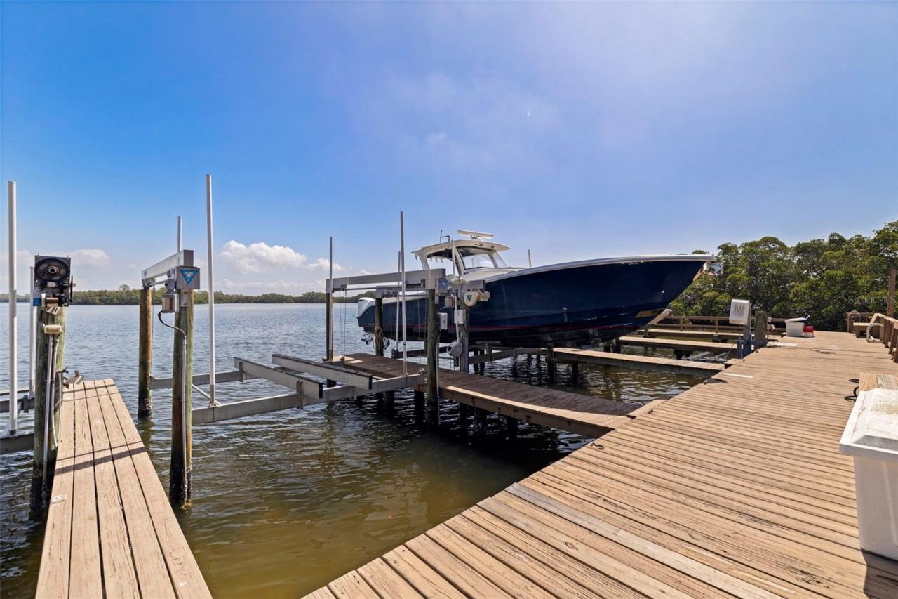 1285 Gasparilla Drive Ne, Saint Petersburg, FL 33702 Photo