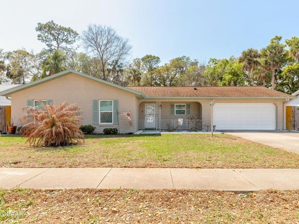 1424 Mollie Road, Daytona Beach, FL 32114