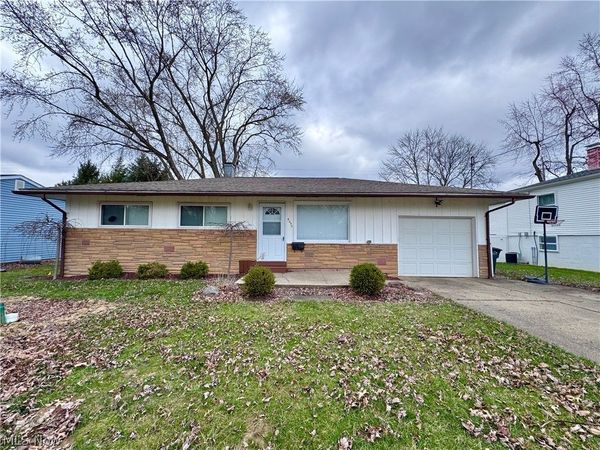 4230 Selkirk Avenue, Austintown, OH 44511