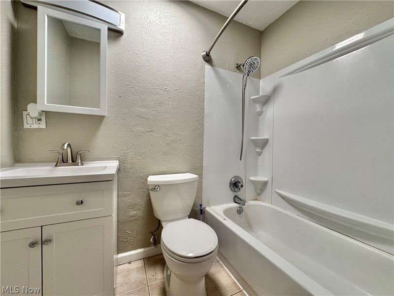 4230 Selkirk Avenue, Austintown, OH 44511 Photo 17