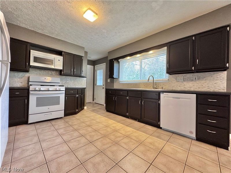 4230 Selkirk Avenue, Austintown, OH 44511 Photo 7