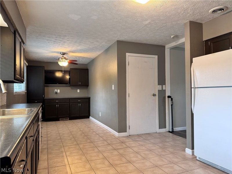 4230 Selkirk Avenue, Austintown, OH 44511 Photo 8