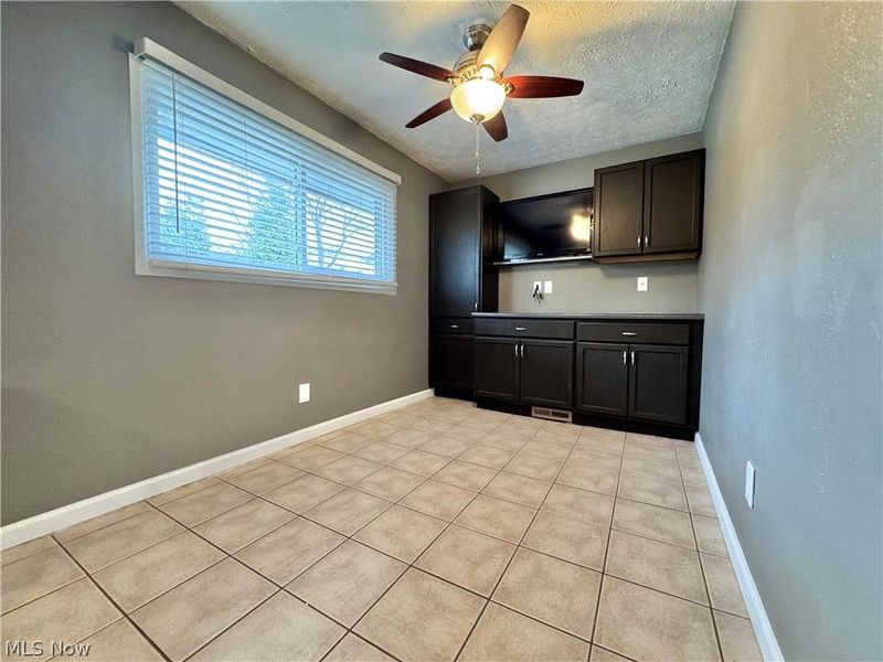 4230 Selkirk Avenue, Austintown, OH 44511 Photo 9