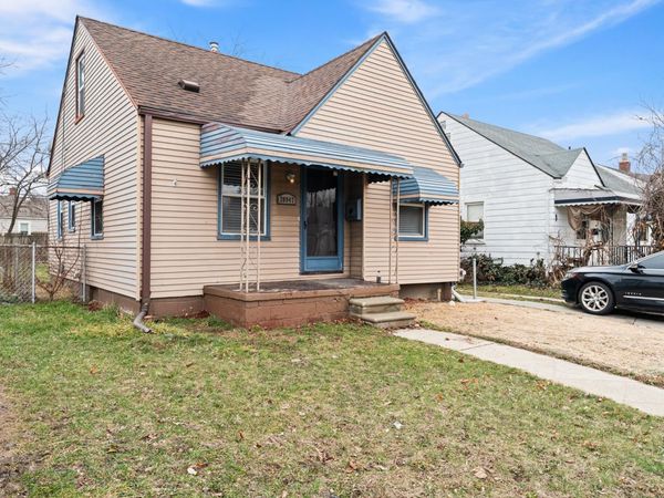 20947 Beechwood Avenue, Eastpointe, MI 48021