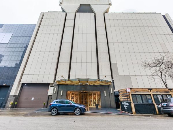 111 E Chestnut Street , Unit 40D, Chicago, IL 60611