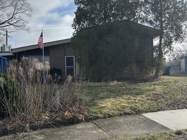 607 Enterprise Road , Chicago Heights, IL 60411