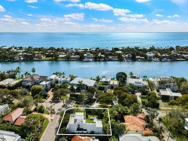 741 Harbor Dr , Key Biscayne, FL 33149