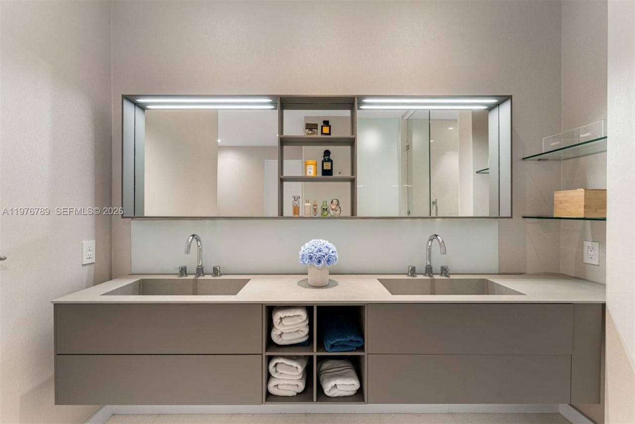 741 Harbor Dr , Key Biscayne, FL 33149 Photo