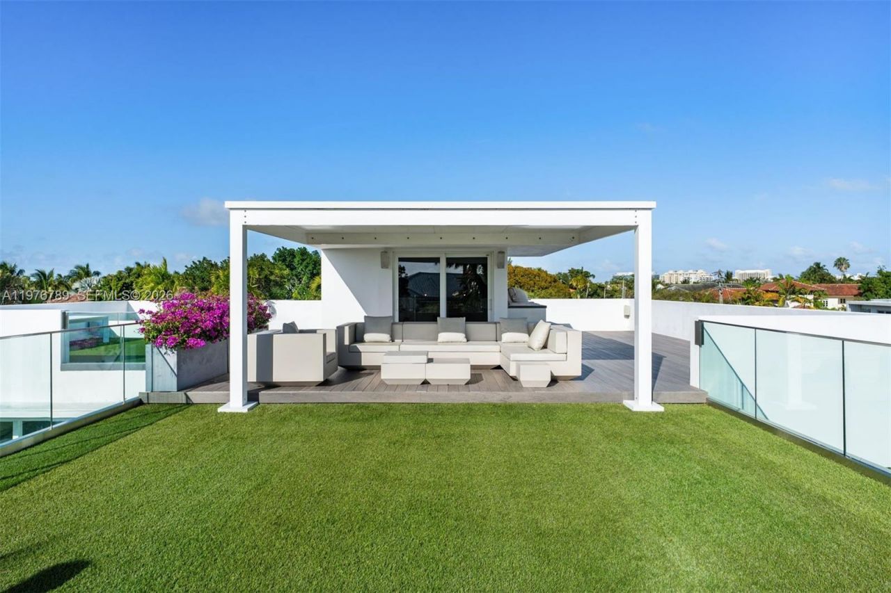 741 Harbor Dr , Key Biscayne, FL 33149 Photo