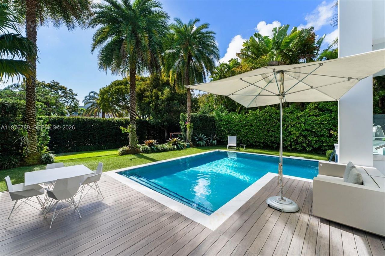 741 Harbor Dr , Key Biscayne, FL 33149 Photo