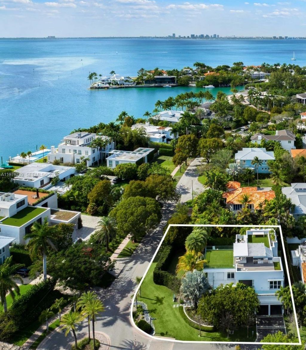 741 Harbor Dr , Key Biscayne, FL 33149 Photo