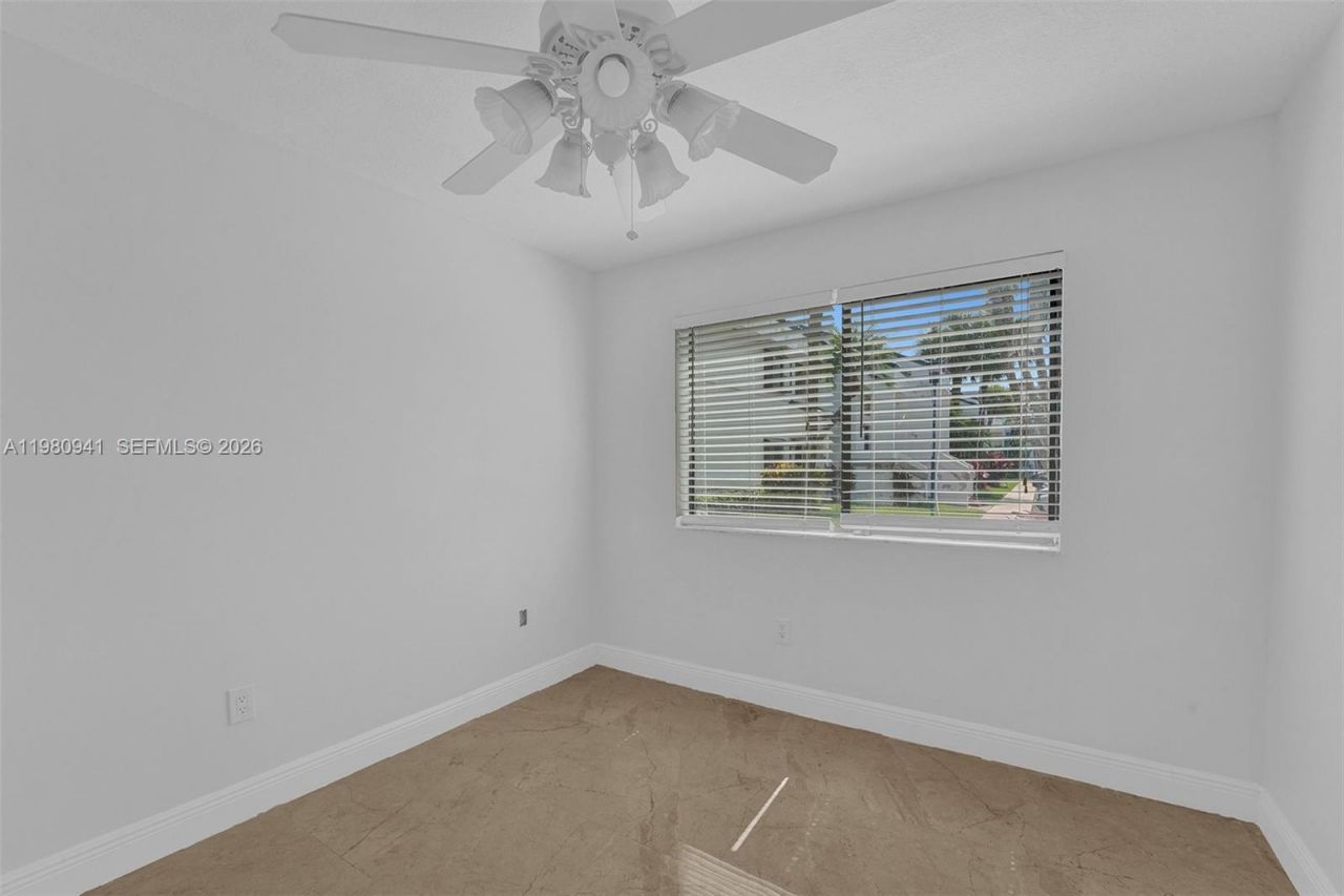 21300 San Simeon Way , Unit P6, Miami, FL 33179 Photo