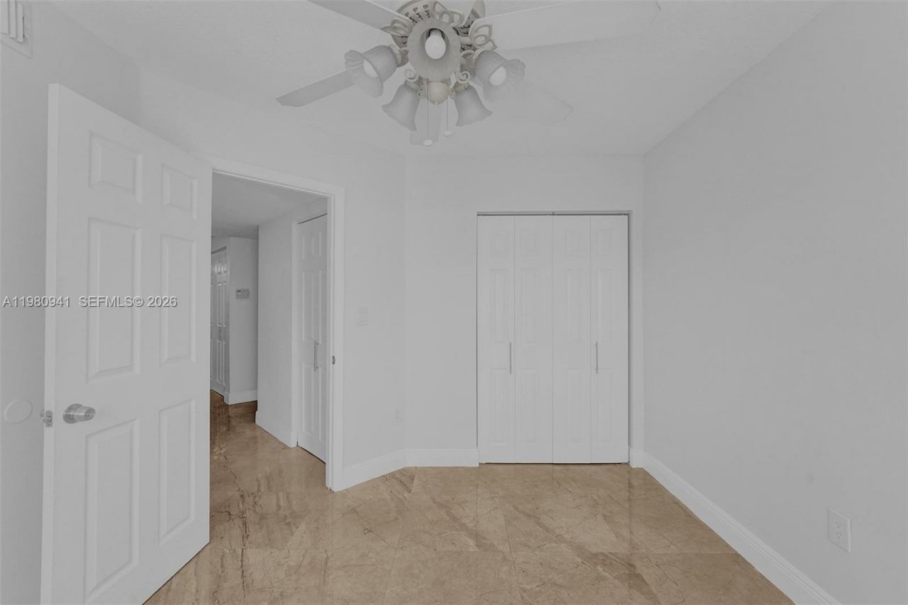 21300 San Simeon Way , Unit P6, Miami, FL 33179 Photo