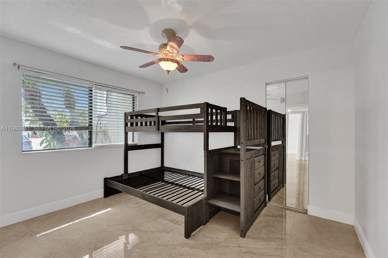 21300 San Simeon Way , Unit P6, Miami, FL 33179 Photo