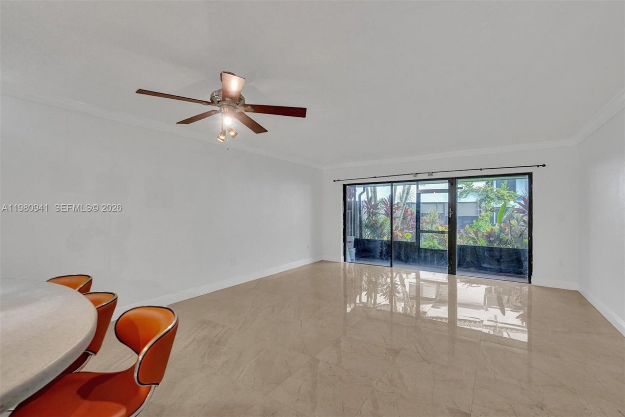 21300 San Simeon Way, Unit P6, Miami, FL 33179 Photo