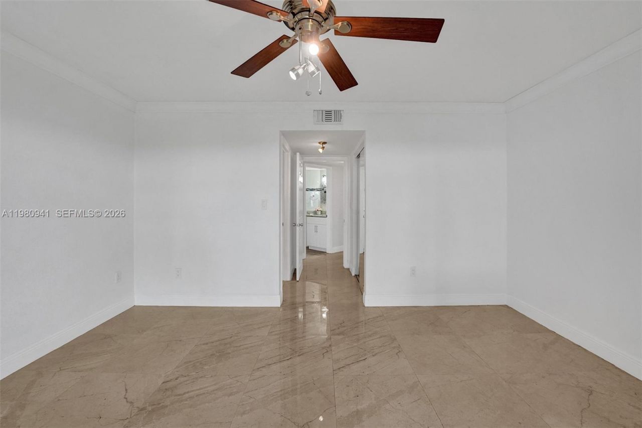 21300 San Simeon Way , Unit P6, Miami, FL 33179 Photo