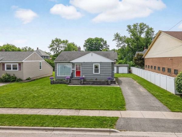 46 Kenwood St, Greenfield, MA 01301