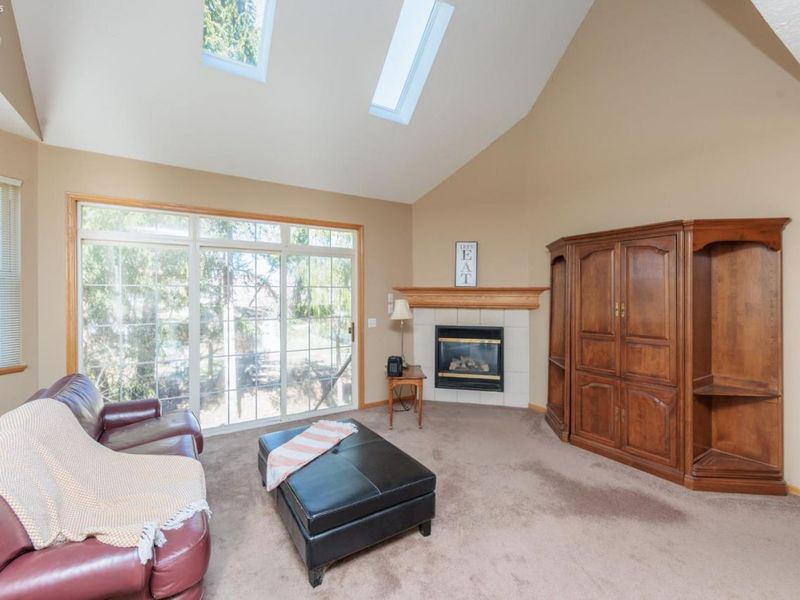 18608 Southporte Drive, Strongsville, OH 44136 Photo 6