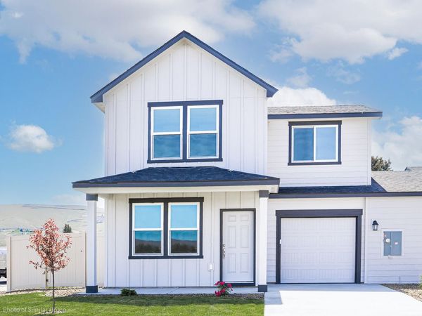 2692 NW 28th Street, Redmond, OR 97756