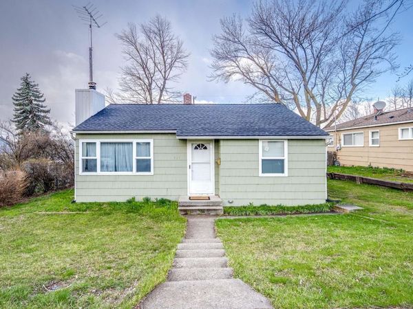 715 NW Fisk St, Pullman, WA 99163