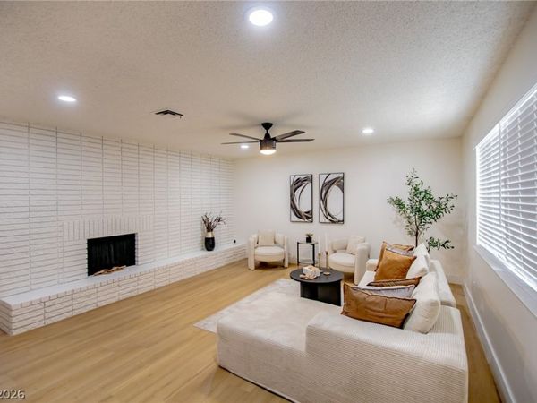 275 Pecos Way, Las Vegas, NV 89121