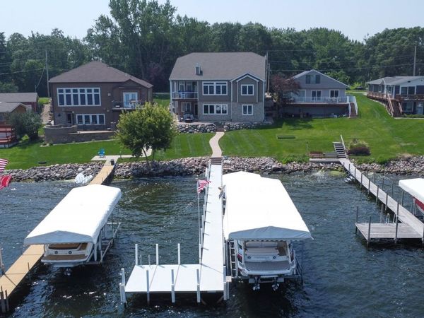 3012 Lakeview Street , Wahpeton, IA 51351