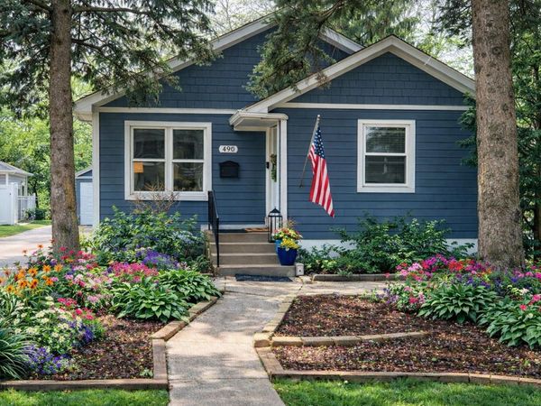 490 Carleton Avenue , Glen Ellyn, IL 60137