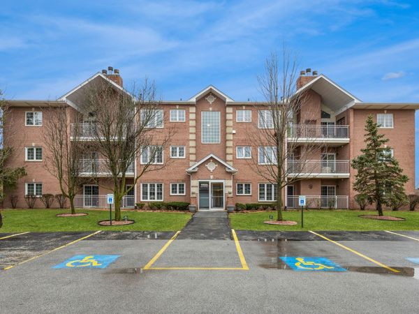 11555 Settlers Pond Way, Unit 1A, Orland Park, IL 60467