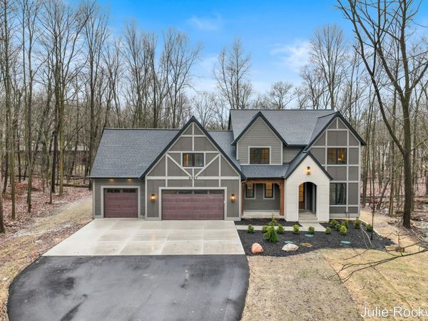 3727 Buttrick Avenue SE, Ada, MI 49301