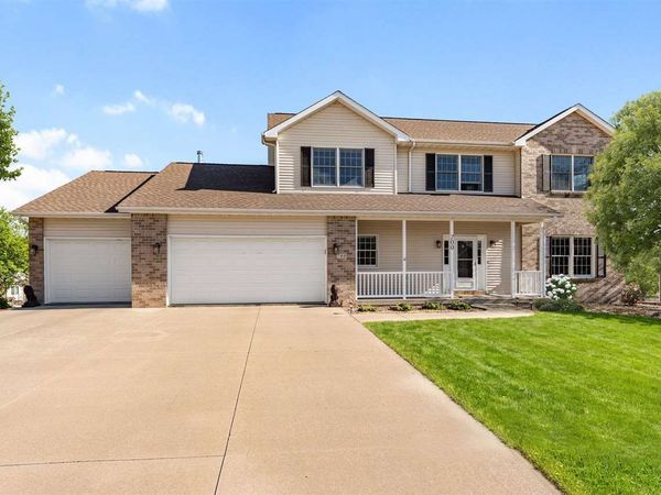 700 Creek View Ct, Coralville, IA 52241