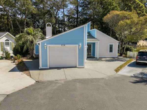 128 Dogwood Pl., North Myrtle Beach, SC 29582