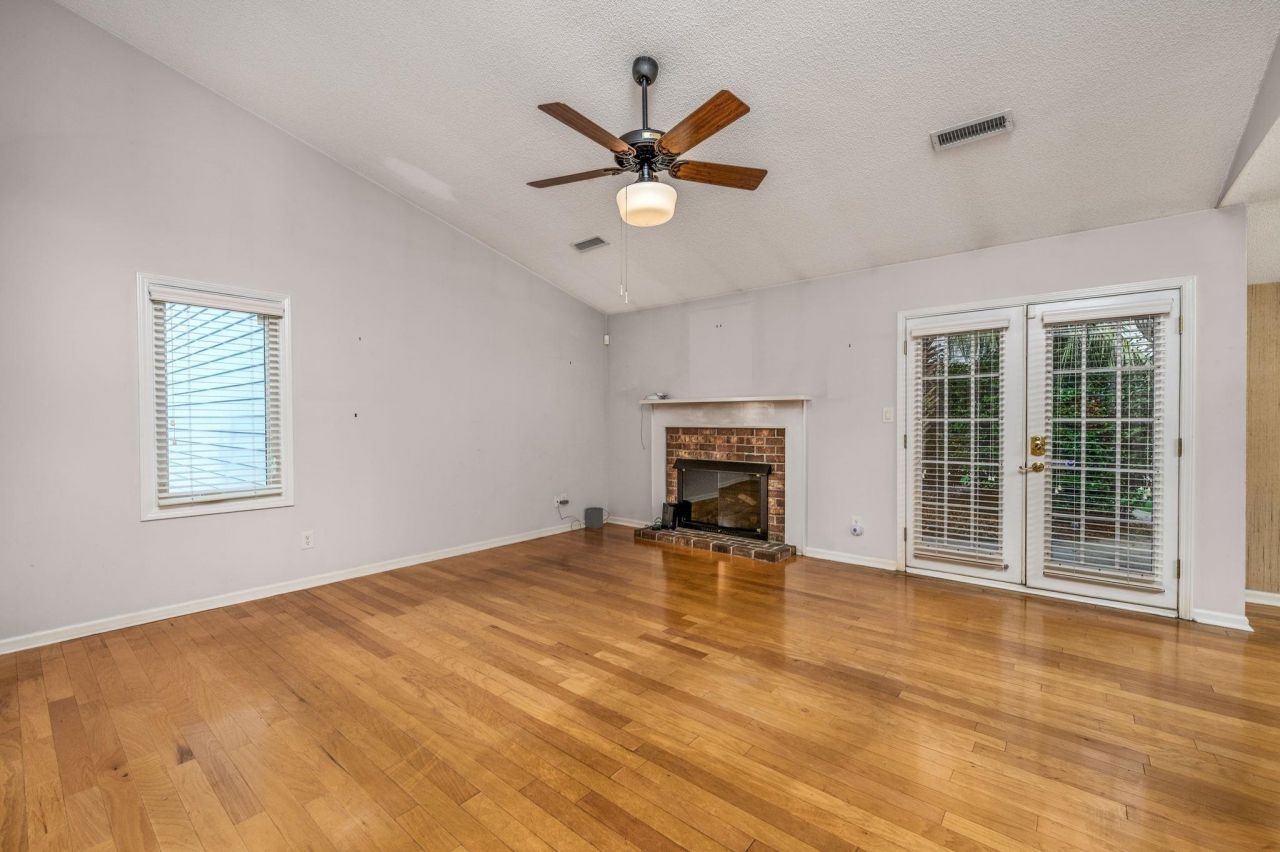 128 Dogwood Pl. Photo 5