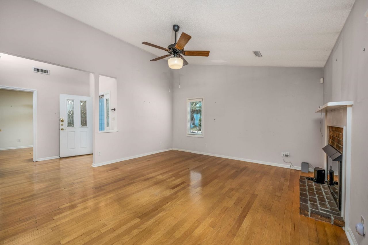 128 Dogwood Pl. Photo 6