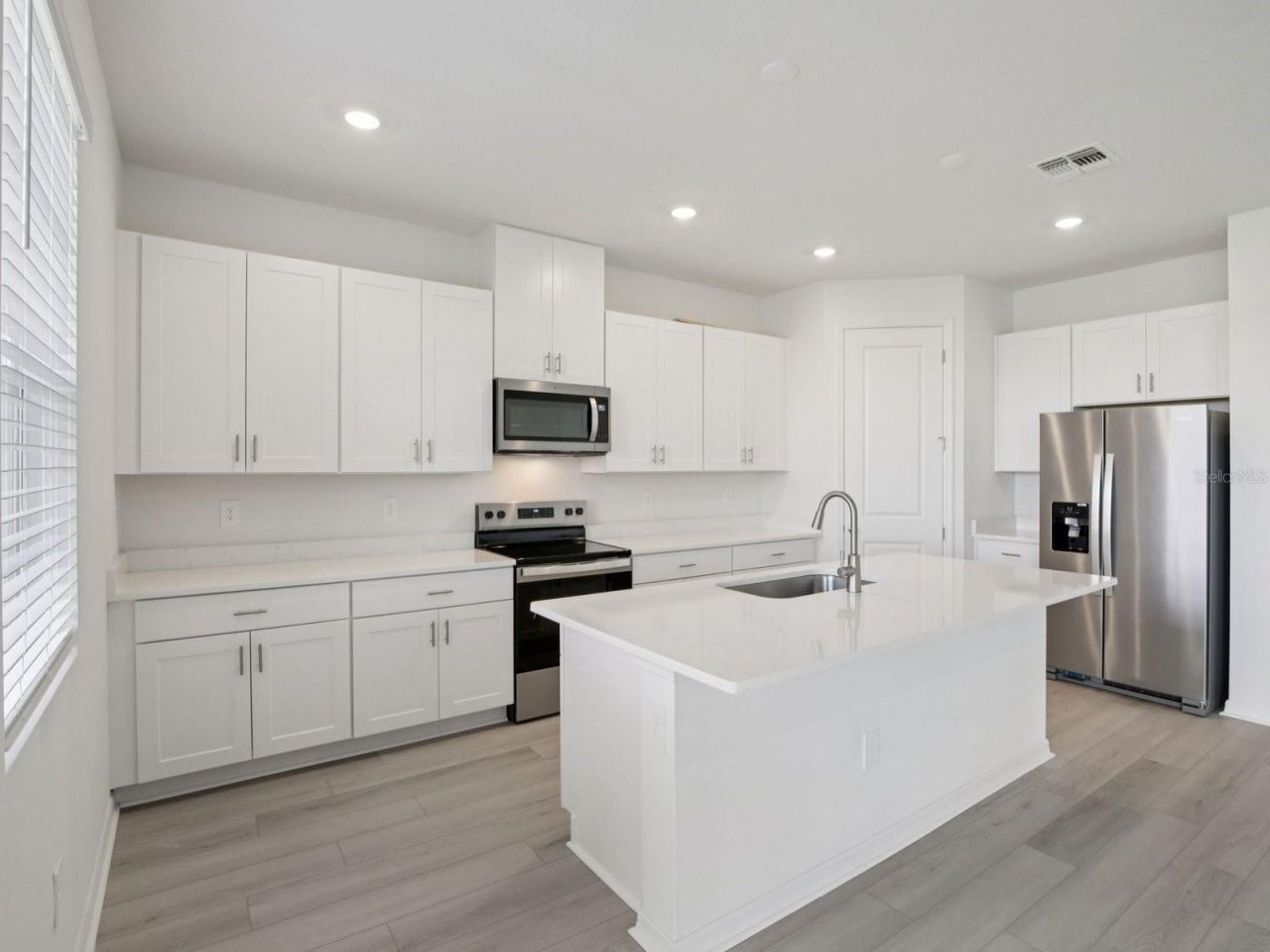 9017 Venetia Court, Palmetto, FL 34221 Photo