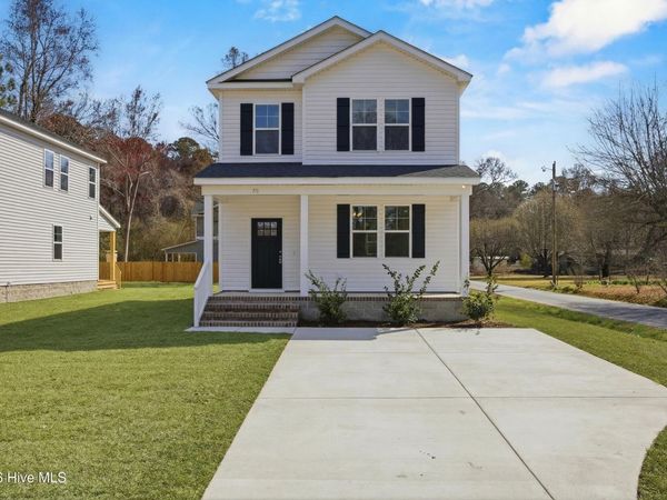 711 W Hayes Street, Burgaw, NC 28425