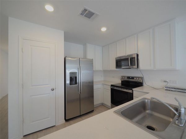 337 Rancho Del Cielo LOOP, Jarrell, TX 75637