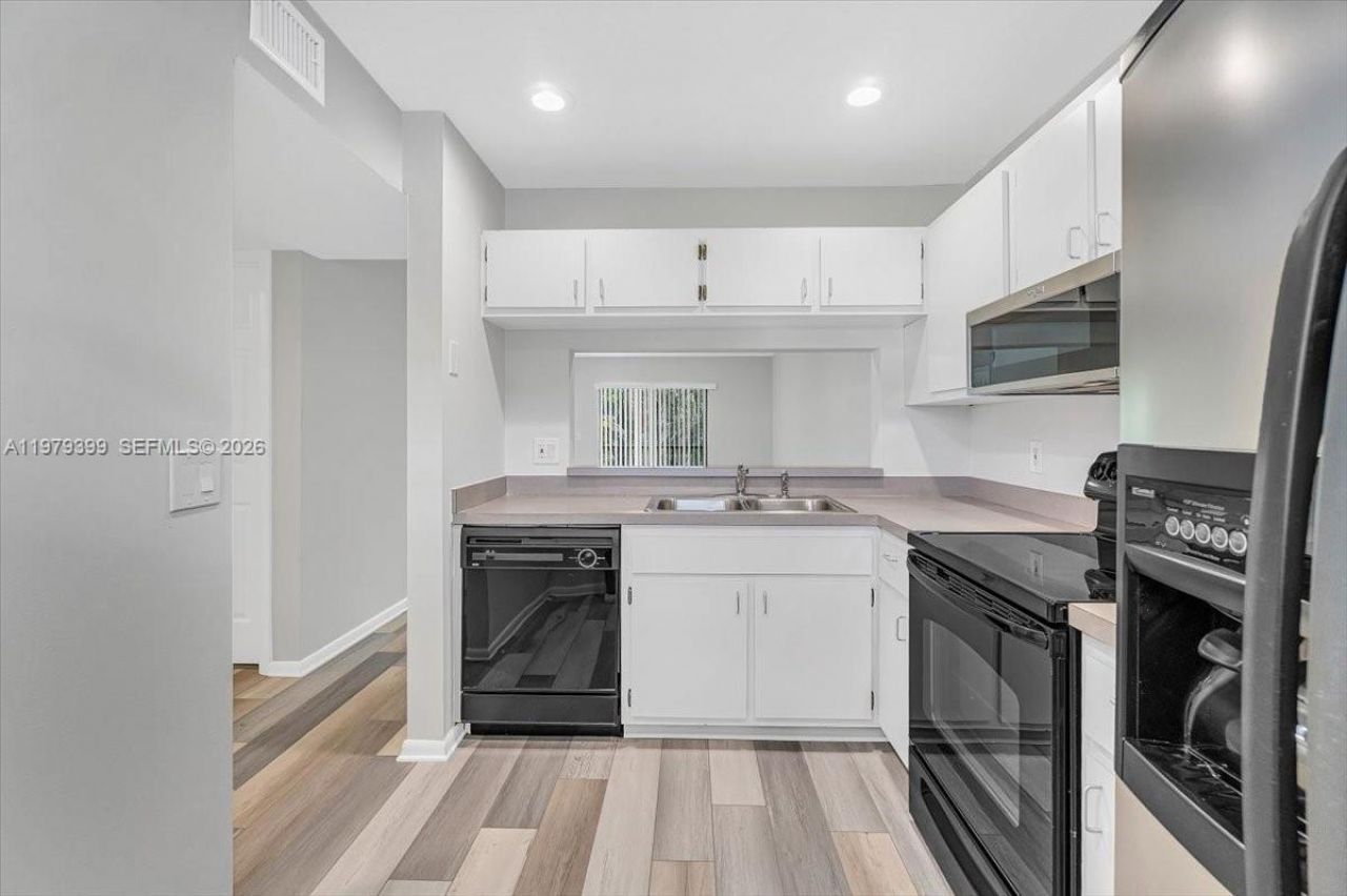 6832 S Palmetto Cir S , Unit 201, Boca Raton, FL 33433 Photo