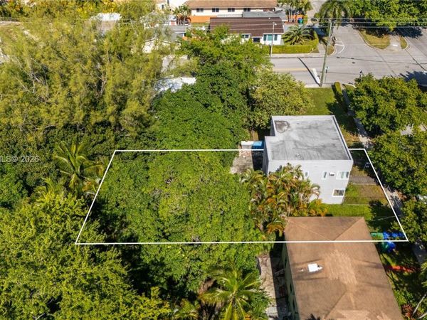 1210 SW 13th Ave, Miami, FL 33135