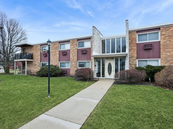 Unit 218, Lombard, IL 60148