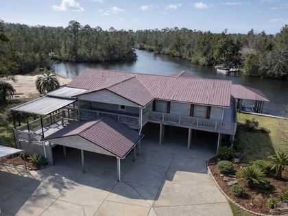 7608 River Rd Milton, FL 32583