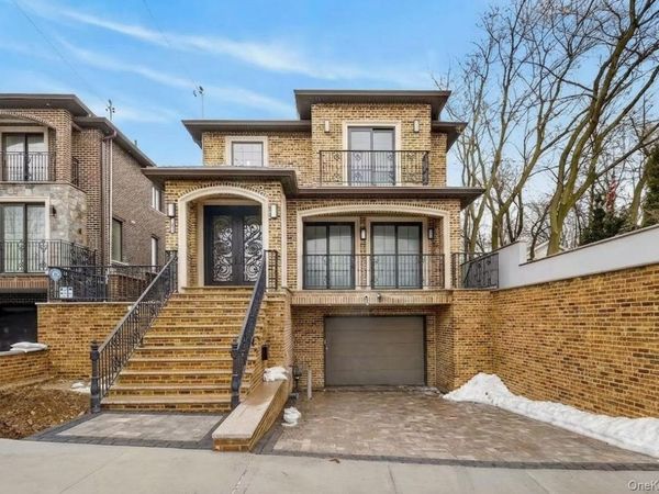 14-09 133RD Place , College Point, NY 11356