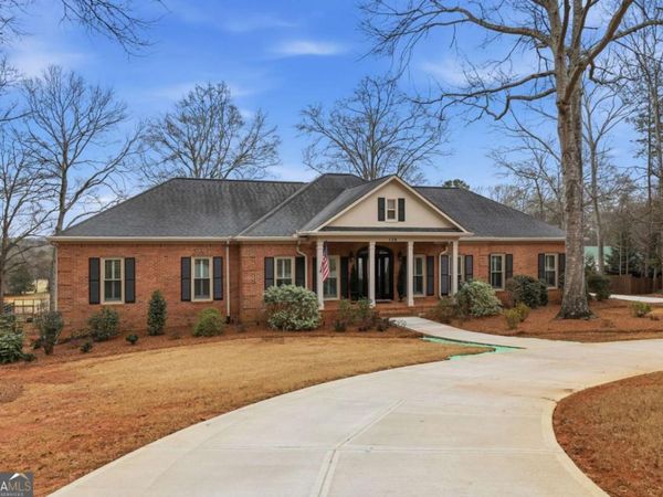 136 Deerhollow Road, Bogart, GA 30622