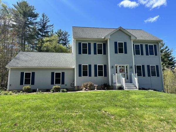 278 Oakham Rd, Barre, MA 01005
