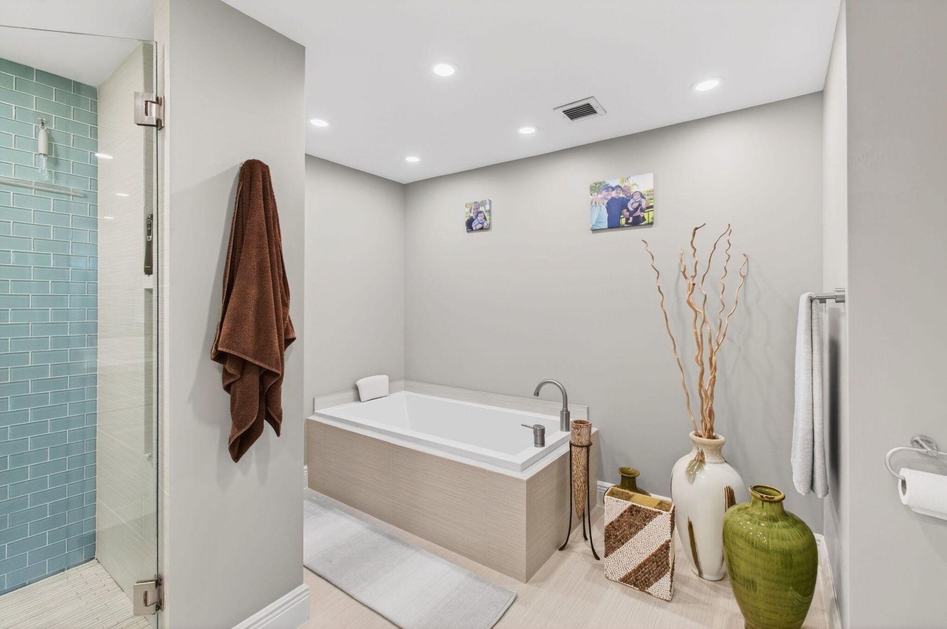 2001 N Ocean Boulevard, Unit 305, Boca Raton, FL 33431 Photo