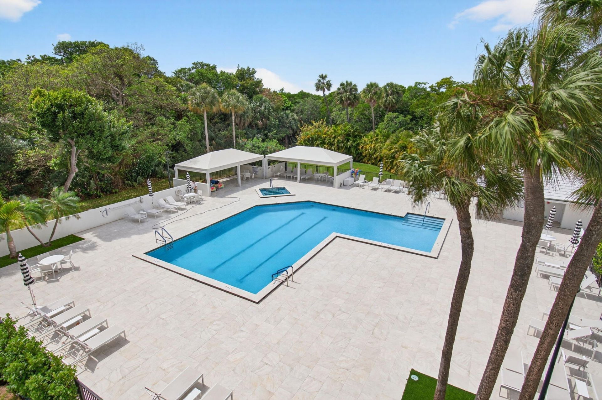 2001 N Ocean Boulevard, Unit 305, Boca Raton, FL 33431 Photo